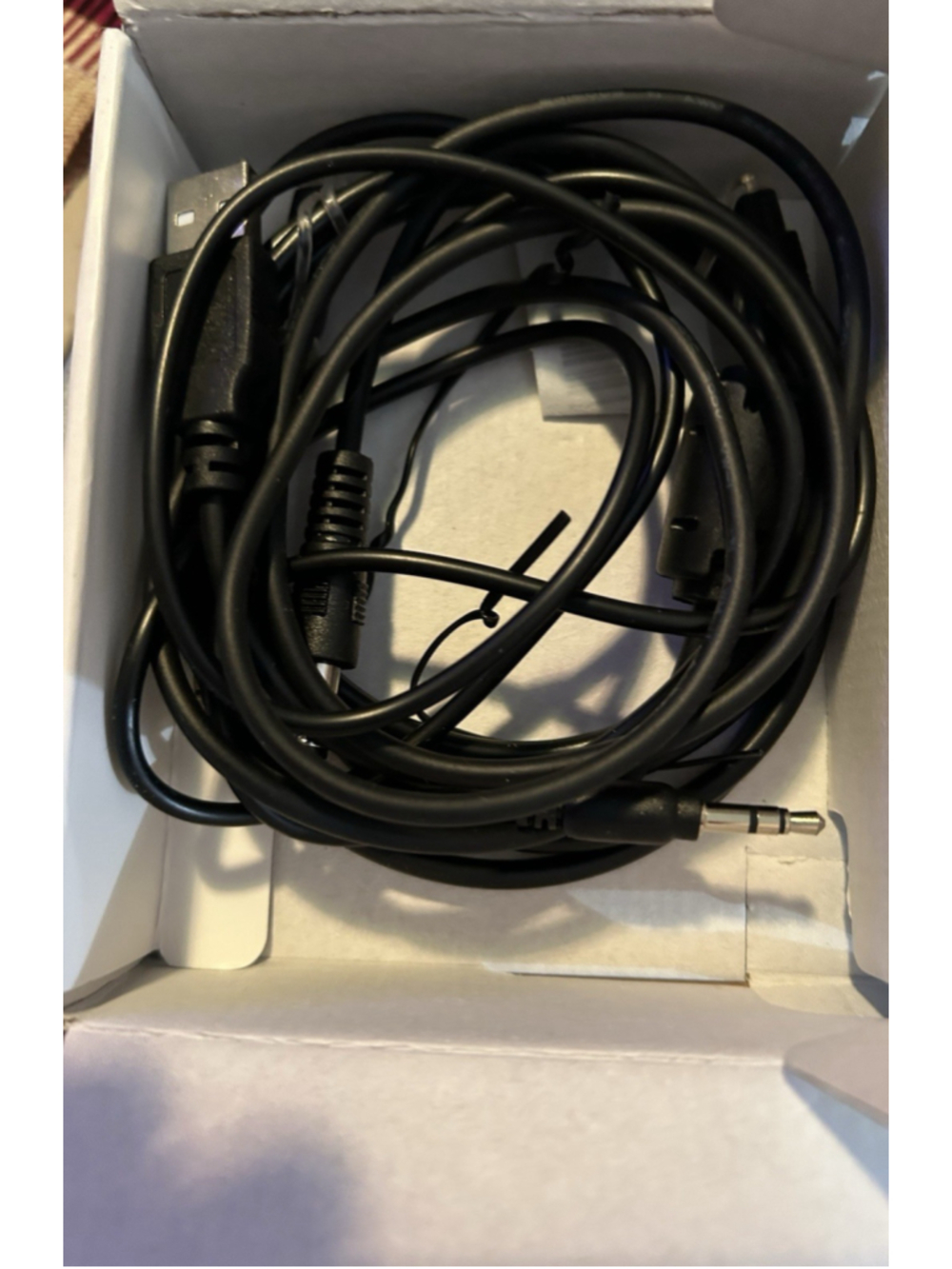 1Mii Transmitter Bluetooth Wireless Audio Adapter Included - Picture 3 of 7
